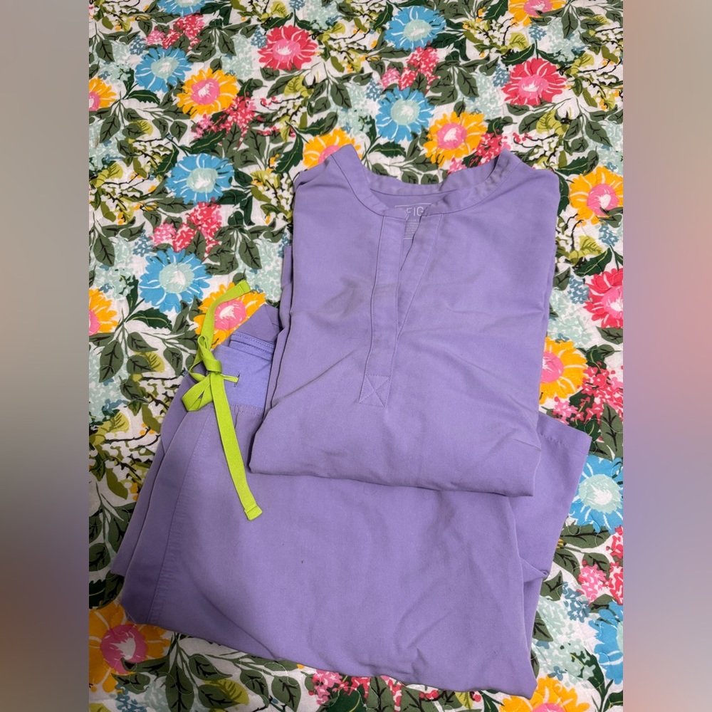 Figs scrub set Livingston and Rafaela